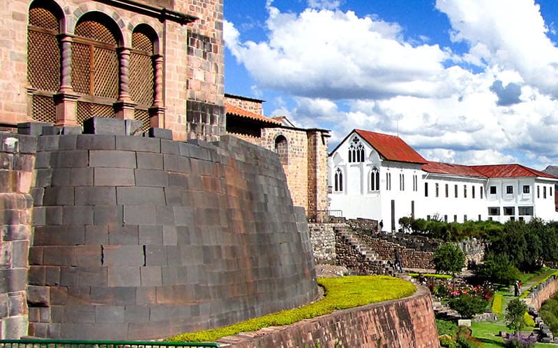 Coricancha_Temple_(Temple_of_Sun),_Cuzco