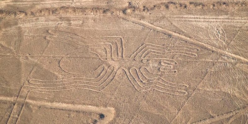 vista aérea de una de las figuras de las líneas de nazca- cosas por hacer en perú