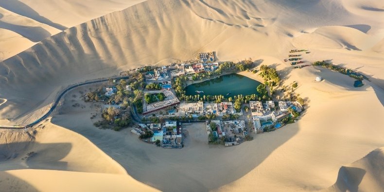 huacachina oasis peru