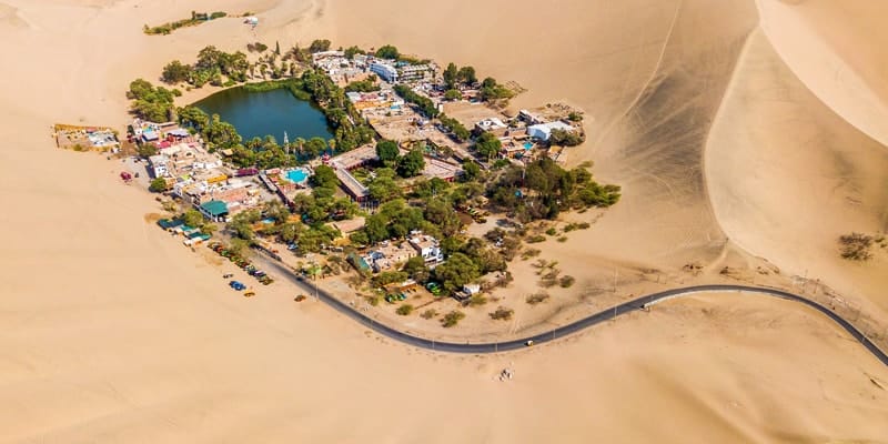 drone-em-huacachina