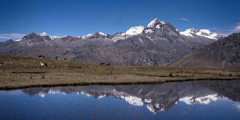 lagoon churup huaraz