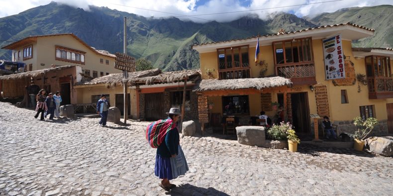 calle ascendente de cusco