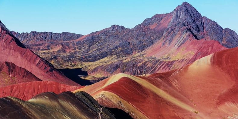 vale vermelho da montanha 7 cores peru