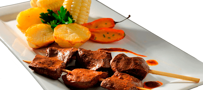 anticuchos comidas tipicas peruanas